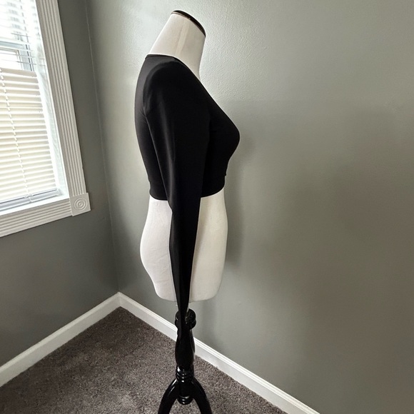 Halara women’s size small cloud ful crop top, black new with tags - Picture 6 of 12